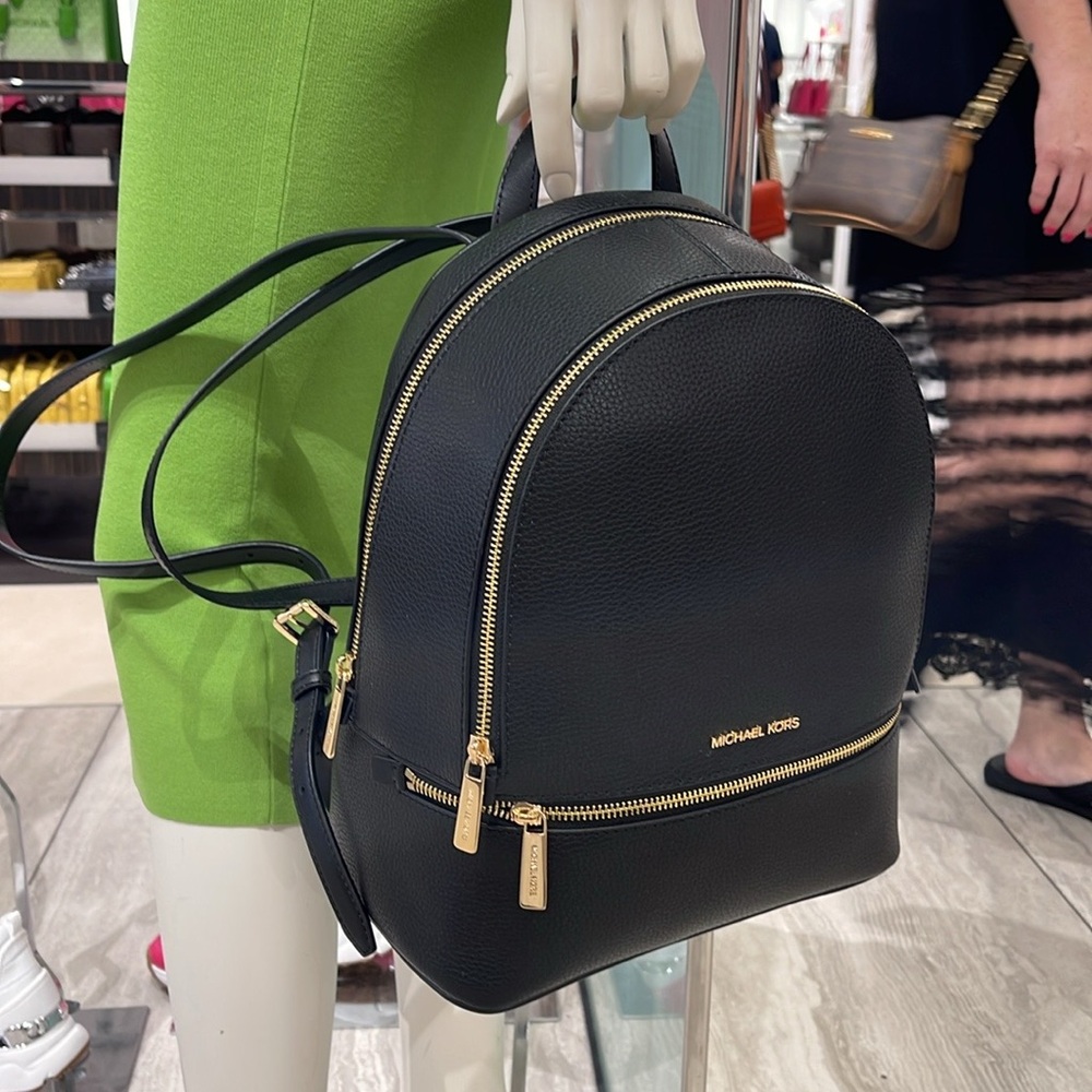 Michael Kors Rhea Medium Pebbled Leather Backpack
Black 
NWT - Picture 15 of 16